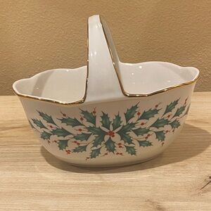 LENOX Christmas Holiday Ceramic Basket with Holly Design